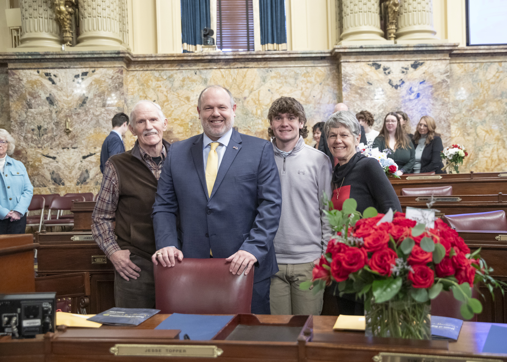 Topper Leads House Republicans in Taking the Oath of Office 